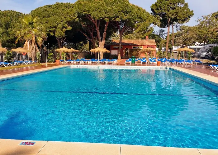 Complejo Turistico & Cabopino キャンプ場 4*